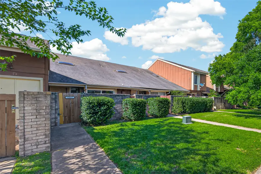 12667 Wellington Park Drive, Houston, TX 77072 - #2