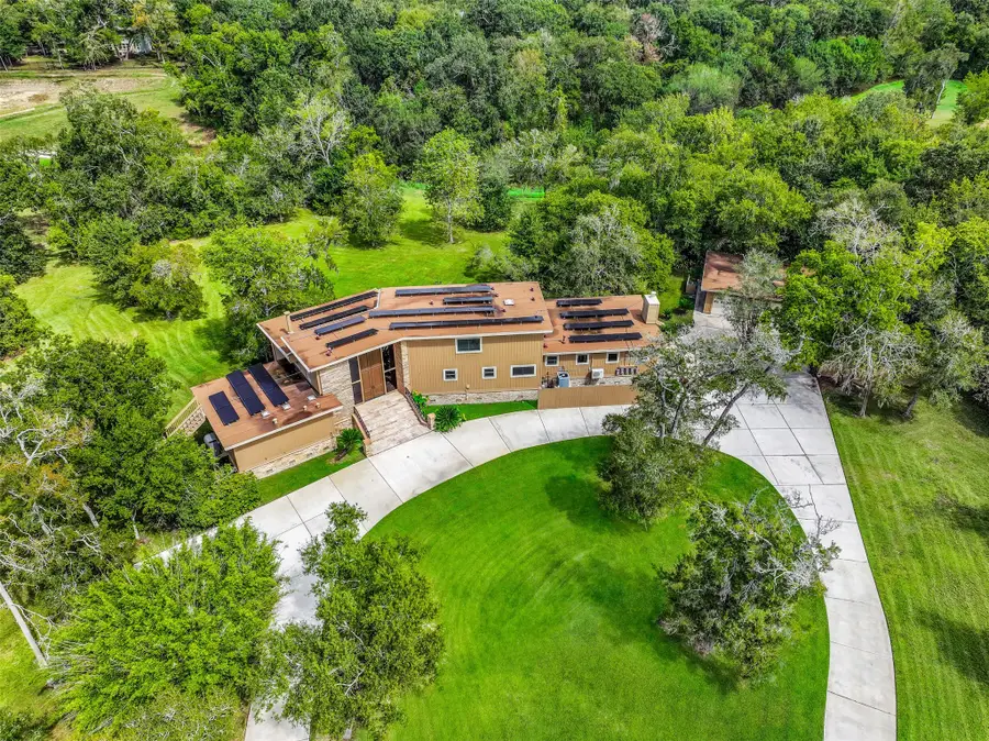 300 Courtlandt Place, Friendswood, TX 77546 - #2
