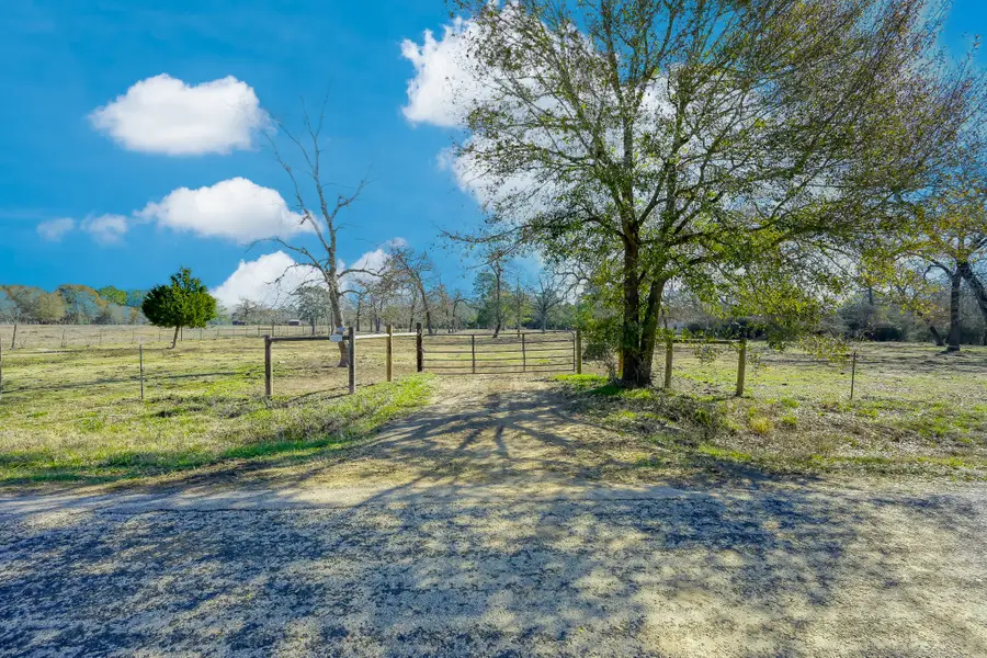 26050 Forest Hills Lane, Waller, TX 77484 - Image #3