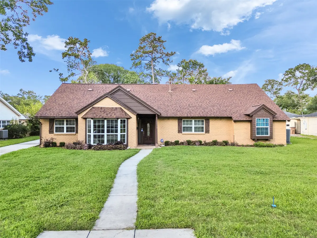 3017 Inwood Drive, Dickinson, TX 77539 - #1