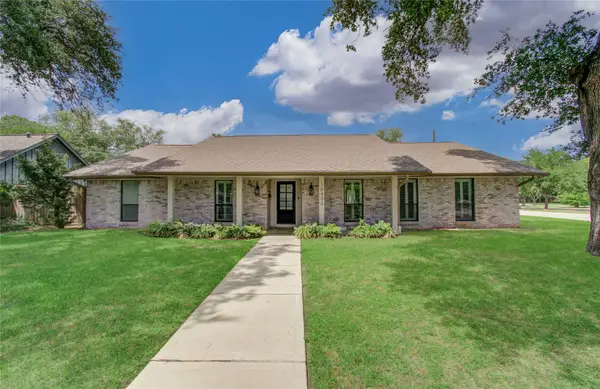 10402 Hazelhurst Drive, Houston, TX 77043