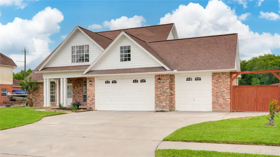 127 Indian Warrior Trail, Lake Jackson, TX 77566 - #2