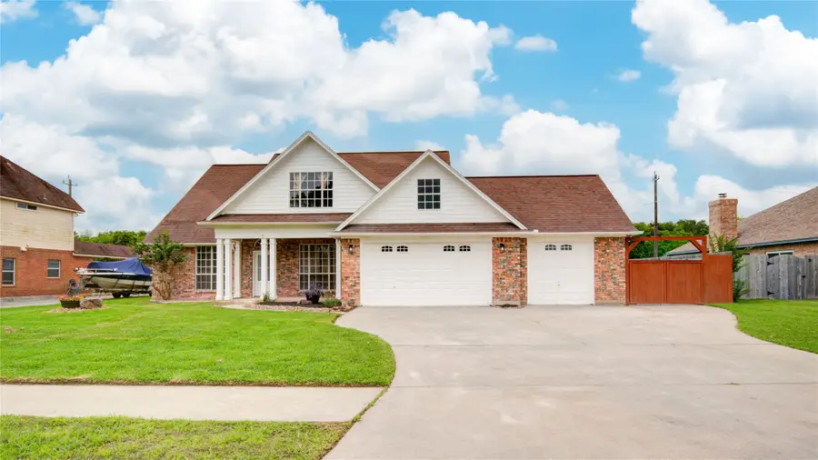 127 Indian Warrior Trail, Lake Jackson, TX 77566 - #3
