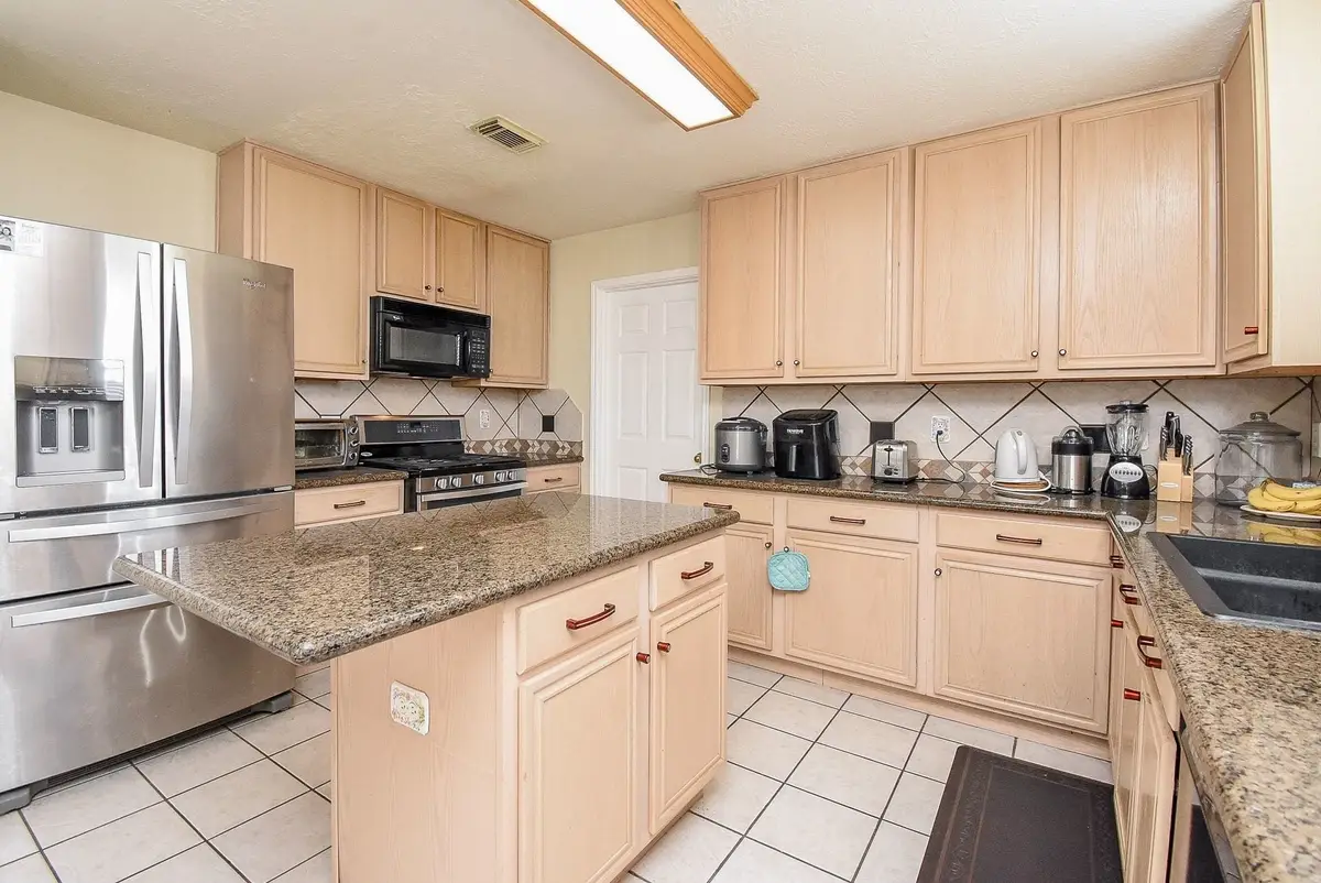 2235 Heatherwood Drive, Missouri City, TX 77489 - Image #1