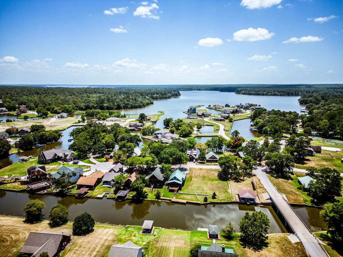 187 N Forest Drive, Huntsville, TX 77340 - Image #1