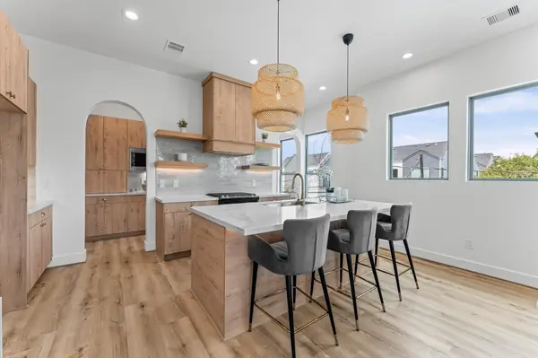 1122 W 17th Street #C, Houston, TX 77008