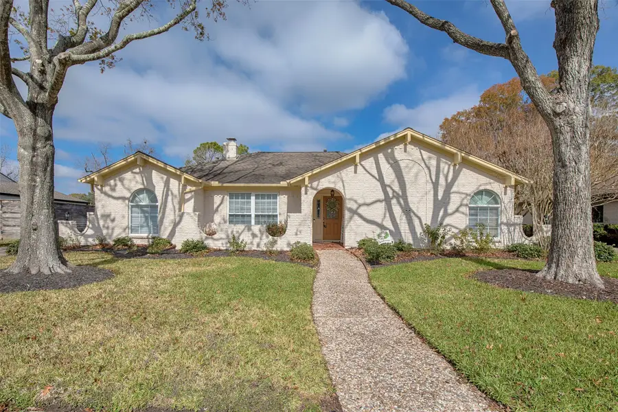 15719 Crestbrook Drive, Houston, TX 77059 - Image #2