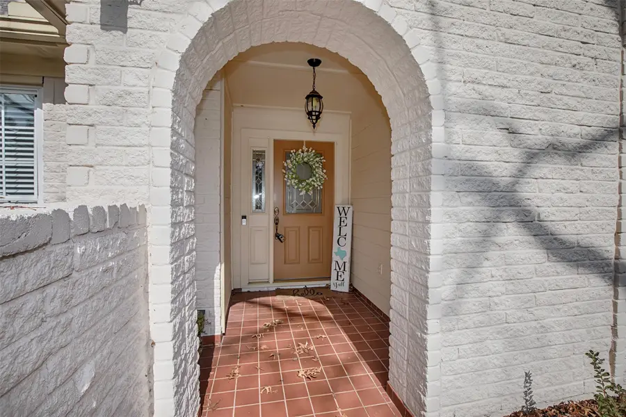 15719 Crestbrook Drive, Houston, TX 77059 - Image #3