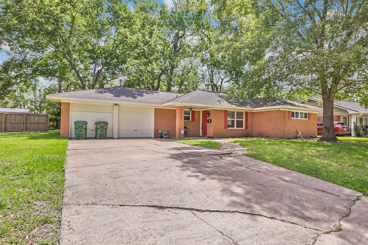 1016 Lynnwood Avenue, Liberty, TX 77575 - Image #1