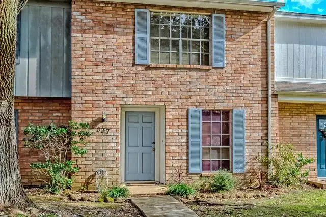537 Longmeadow Street, Beaumont, TX 77707 - #1