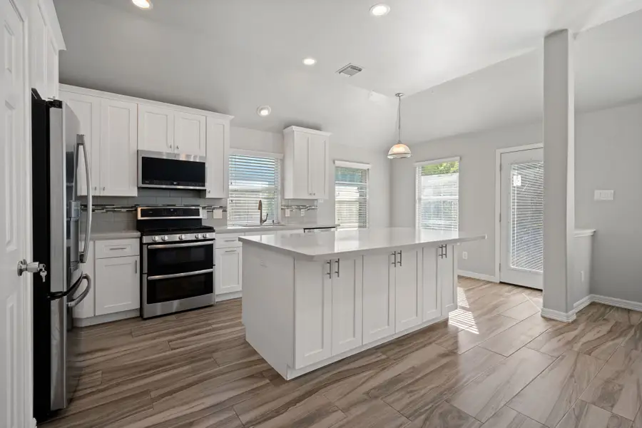 146 S Star Ridge Circle, The Woodlands, TX 77382 - #3