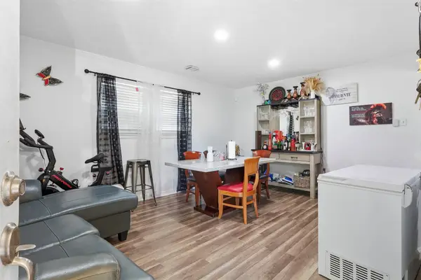 7210 Colton Street, Houston, TX 77016