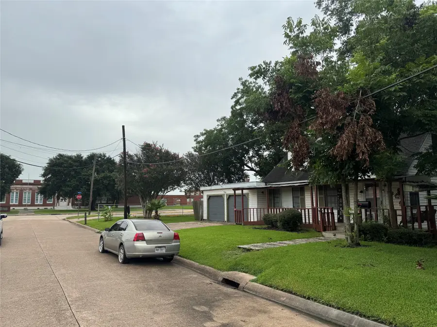 228 E 3rd Street, Deer Park, TX 77536 - #3