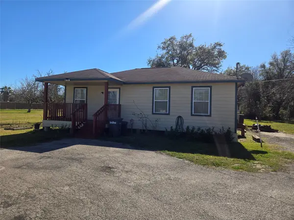 6205 Highway 6, Hitchcock, TX 77563