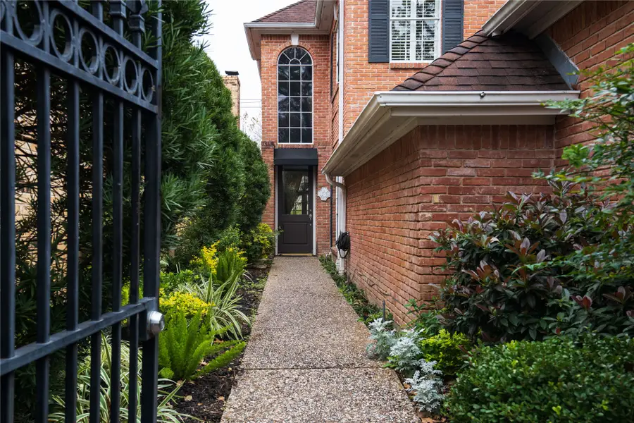 9590 Longmont Drive, Houston, TX 77063 - Image #2