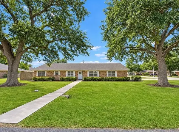 1000 Grove Street, Angleton, TX 77515