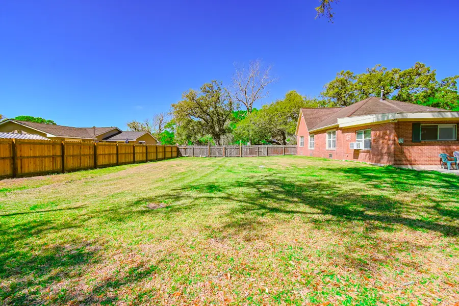 2801 Avenue I, Bay City, TX 77414 - #3