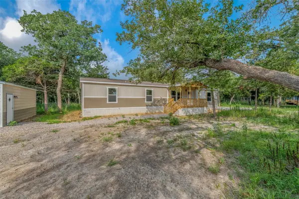 3306 Fm 1697, Ledbetter, TX 78946