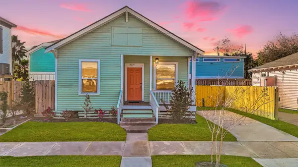 2219 45th Street, Galveston, TX 77550