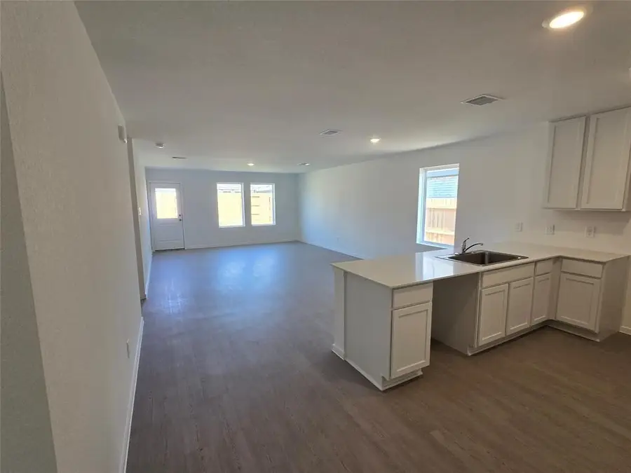 25601 Rose Creek Drive, Cleveland, TX 77328 - Image #3