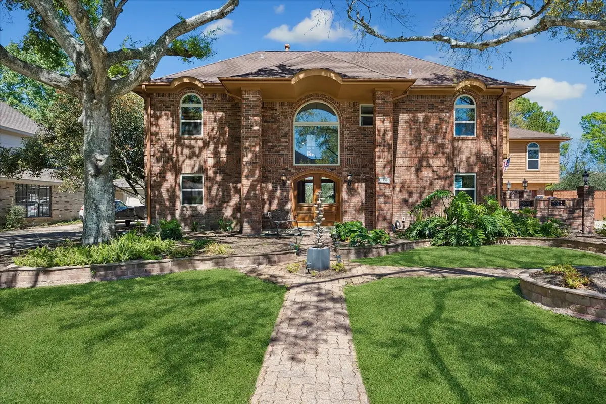 1835 Raintree Circle, Seabrook, TX 77586 - #1