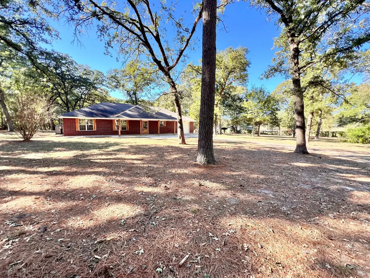 10 Oak Creek Drive, Huntsville, TX 77340 - Image #1