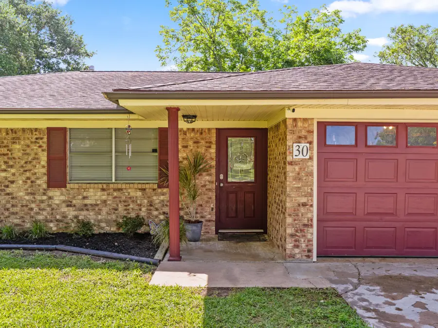 30 Live Oak St, Van Vleck, TX 77482 - #2