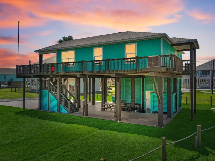 931 S Gateway, Crystal Beach, TX 77650 - #2