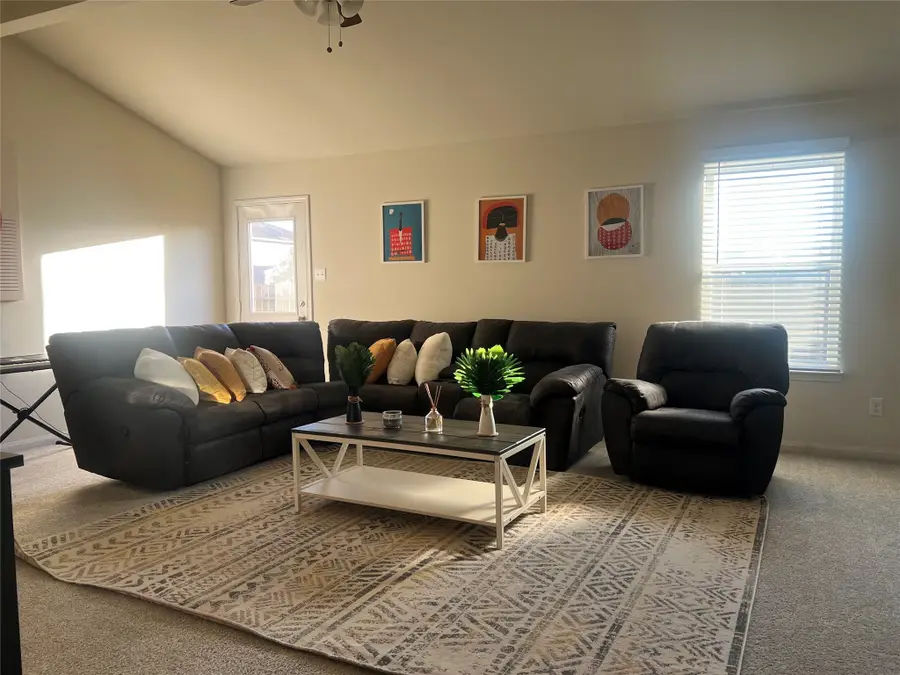 9511 Platinum Oaks Court, Iowa Colony, TX 77583 - Image #3