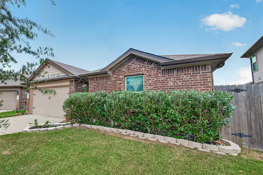 811 Petunia Falls Lane, Rosharon, TX 77583 - #2