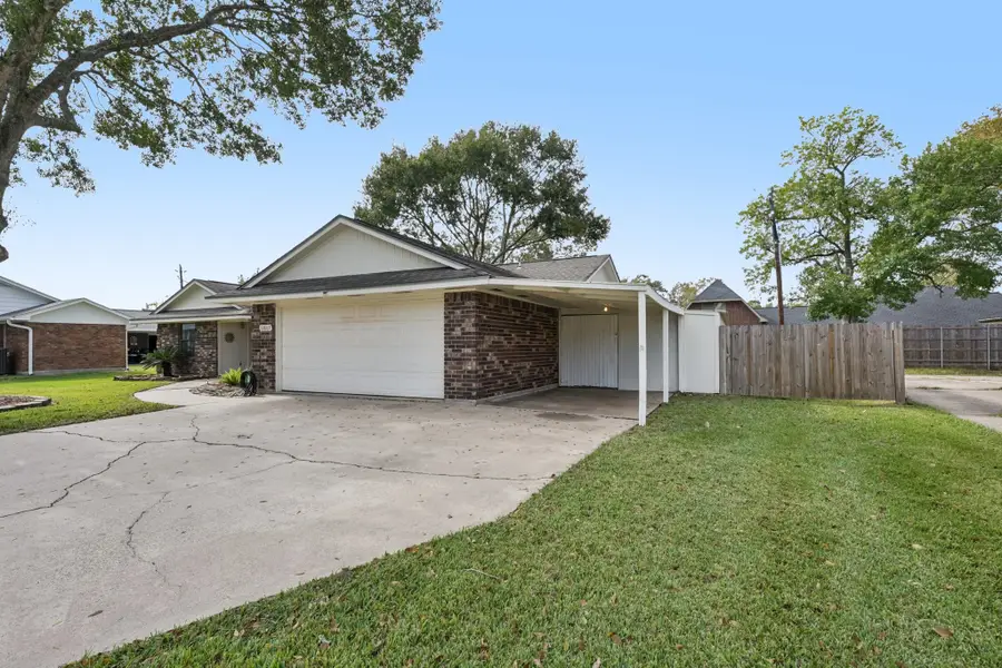12807 Old River Drive, Baytown, TX 77523 - Image #3