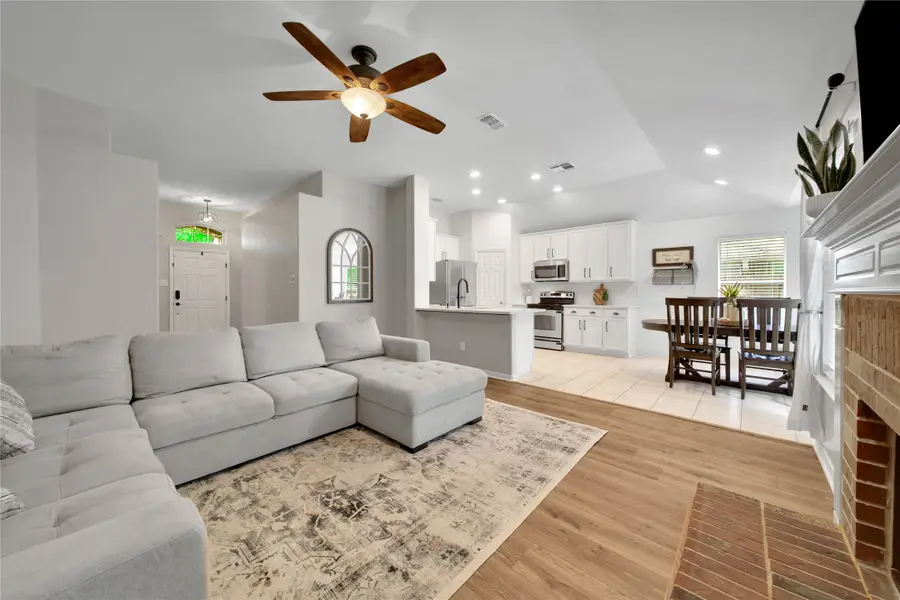 15 Wintergrass Place, The Woodlands, TX 77382 - #3