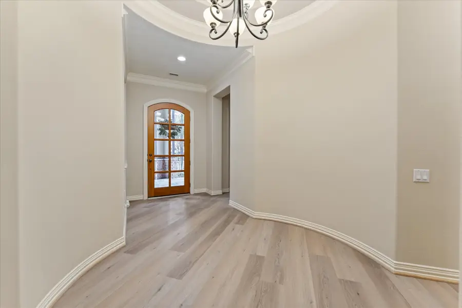 111 S Park Drive, Montgomery, TX 77356 - Image #2