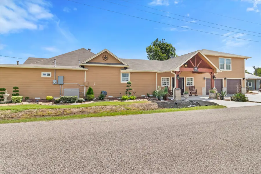 9203 Avenue G, Liverpool, TX 77577 - #2