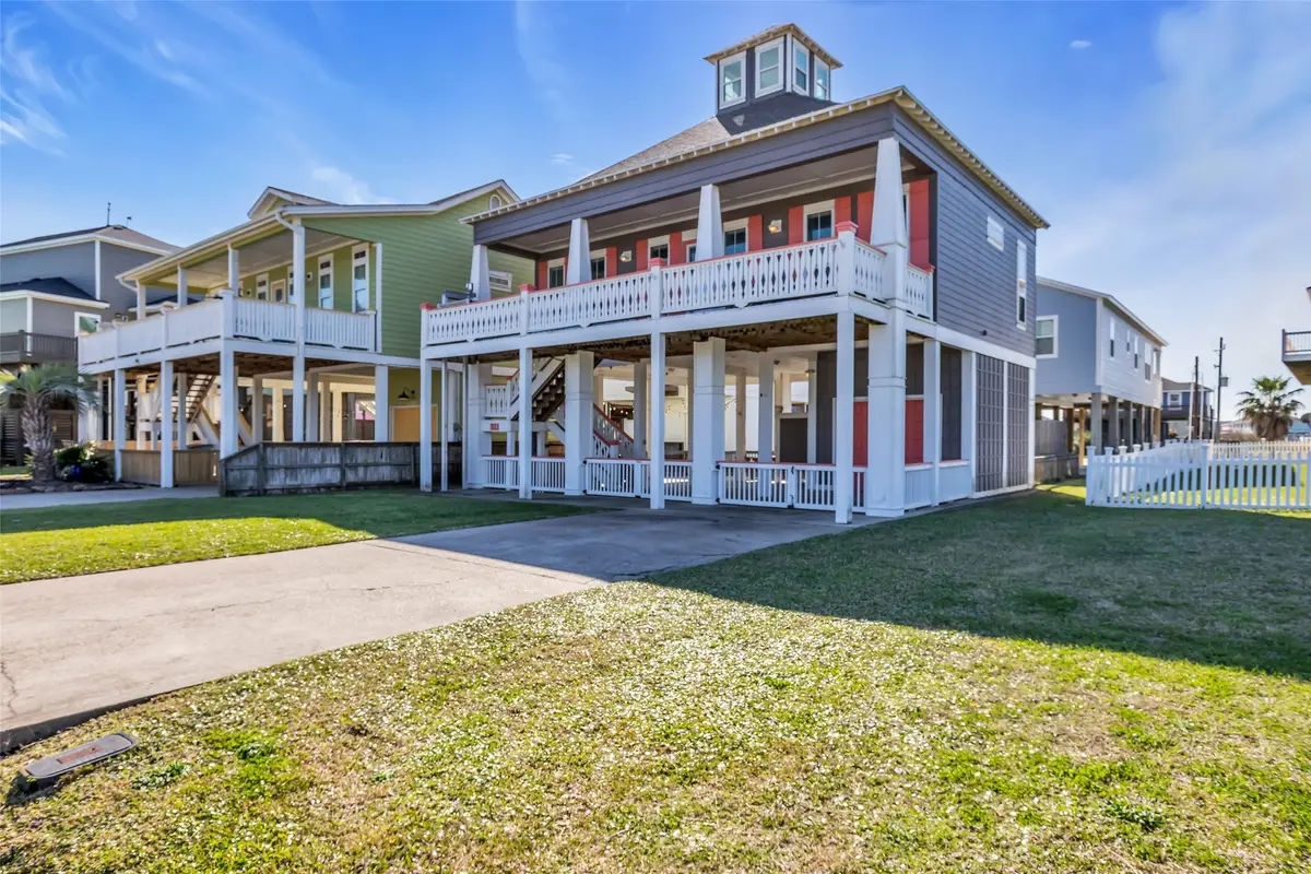 911 Tidelands Drive, Crystal Beach, TX 77650 - Image #1