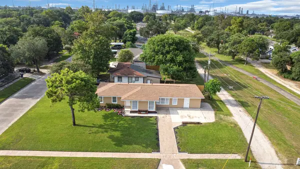 1603 5th Avenue N, Texas City, TX 77590