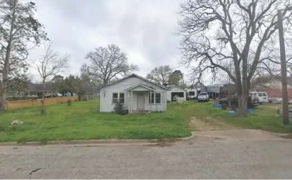 27 W Chatham Street, Bellville, TX 77418