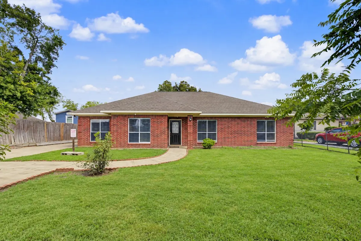 1411 1/2 Guadalupe St, Stafford, TX 77477 - #1