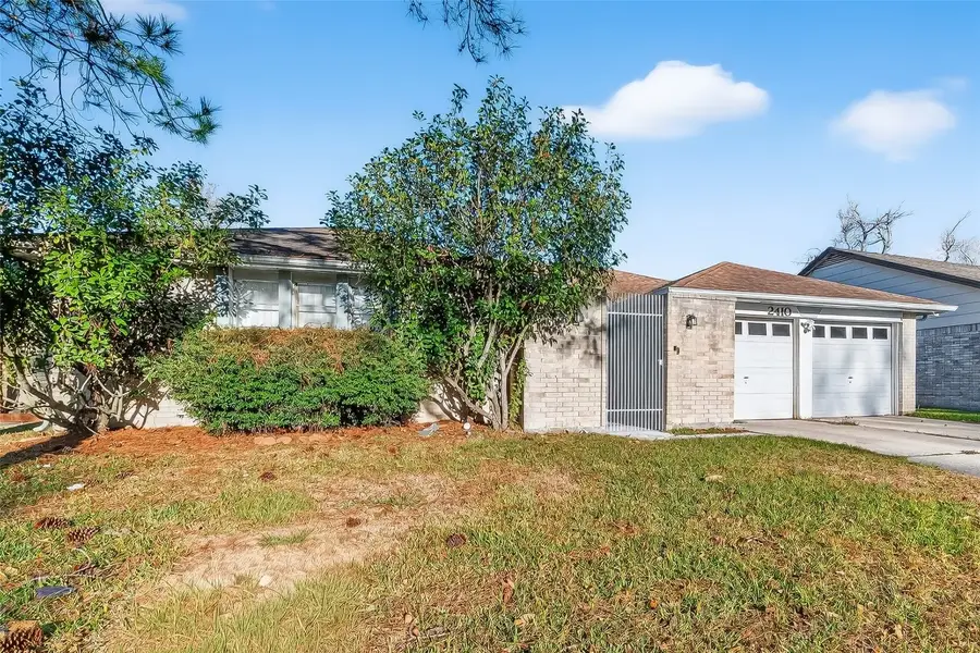 2410 Colonial Ridge Drive, Friendswood, TX 77546 - #2