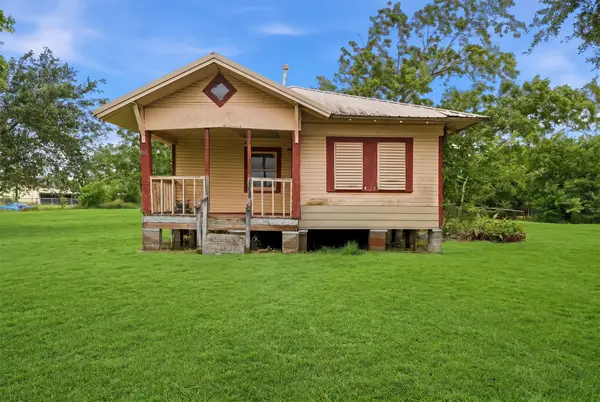 811 W Broad Street, Freeport, TX 77541