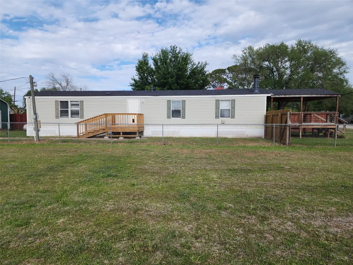 502 Magnusson, Palacios, TX 77414 - #1