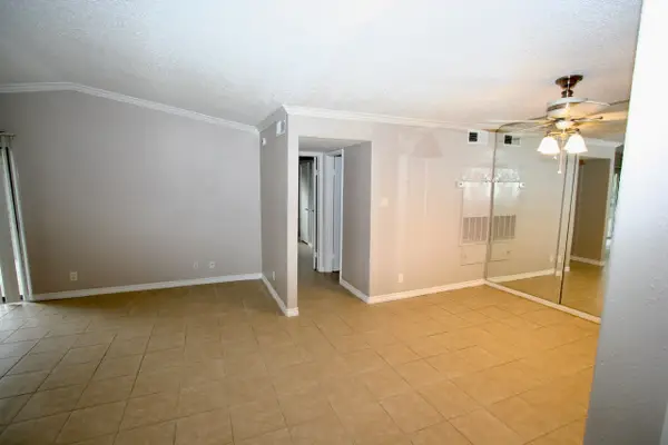 17401 Red Oak Drive #102, Houston, TX 77090