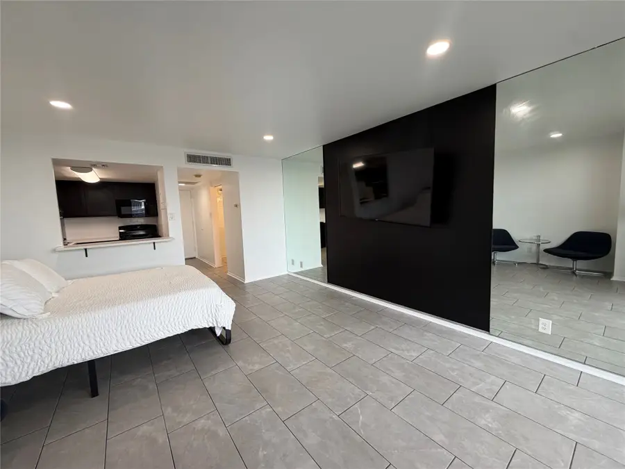 2016 Main Street #916, Houston, TX 77002 - #3