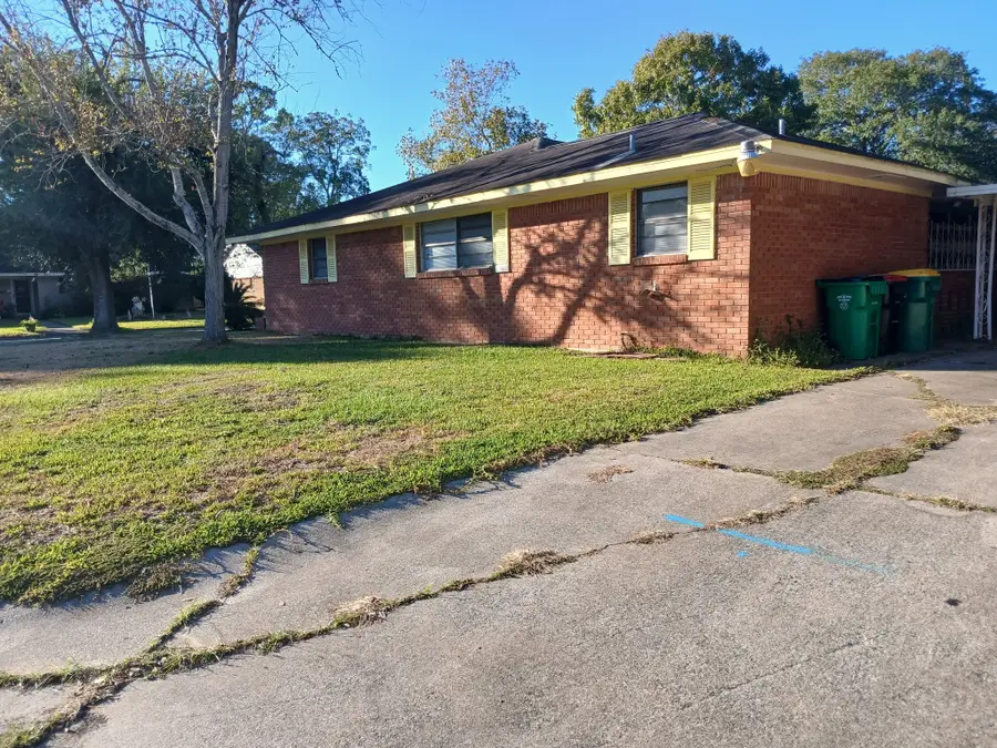 2101 Belvedere Drive, Baytown, TX 77520 - Image #2