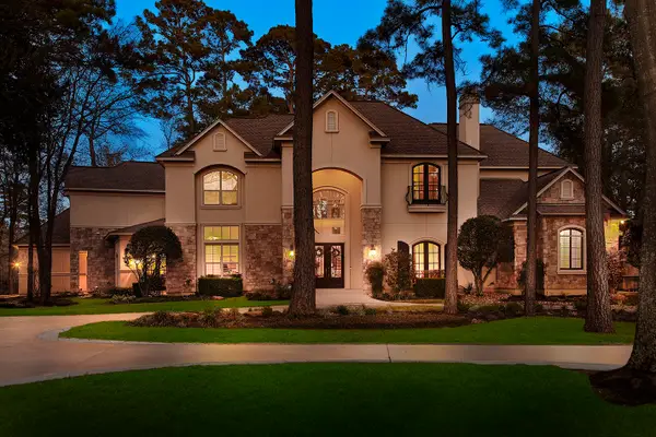 32 Palmer Woods Drive, The Woodlands, TX 77381