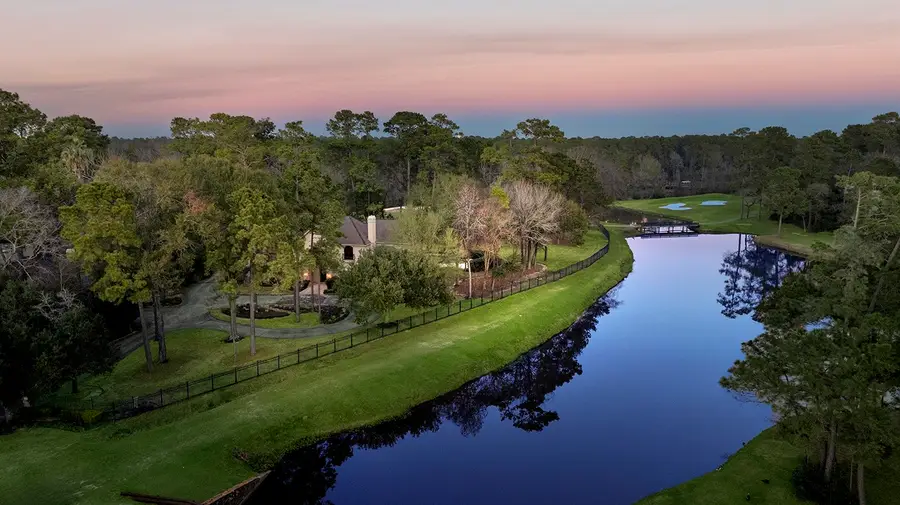 32 Palmer Woods Drive, The Woodlands, TX 77381 - Image #3