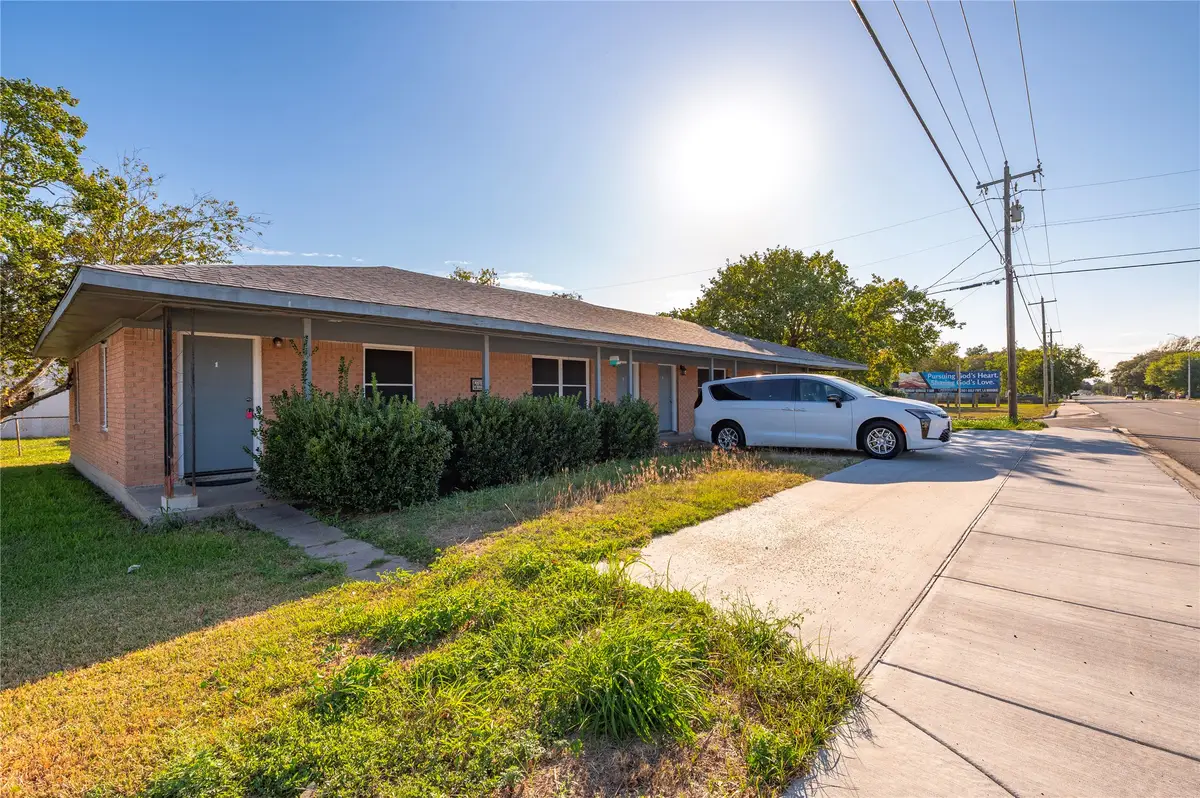915 Main Street, La Marque, TX 77568 - #1