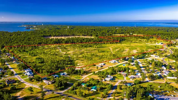 400 Yaupon Cove Drive, Onalaska, TX 77360