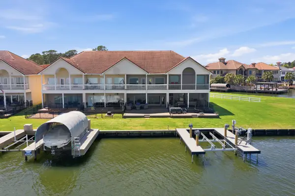 2 Regency Point, Conroe, TX 77356