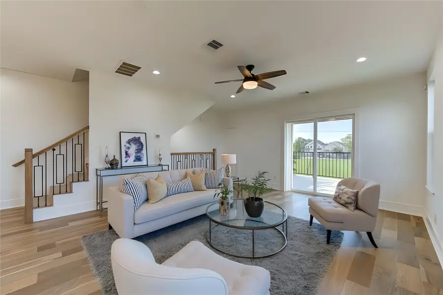 933 E 40 1/2 St Street, Houston, TX 77022 - Image #2